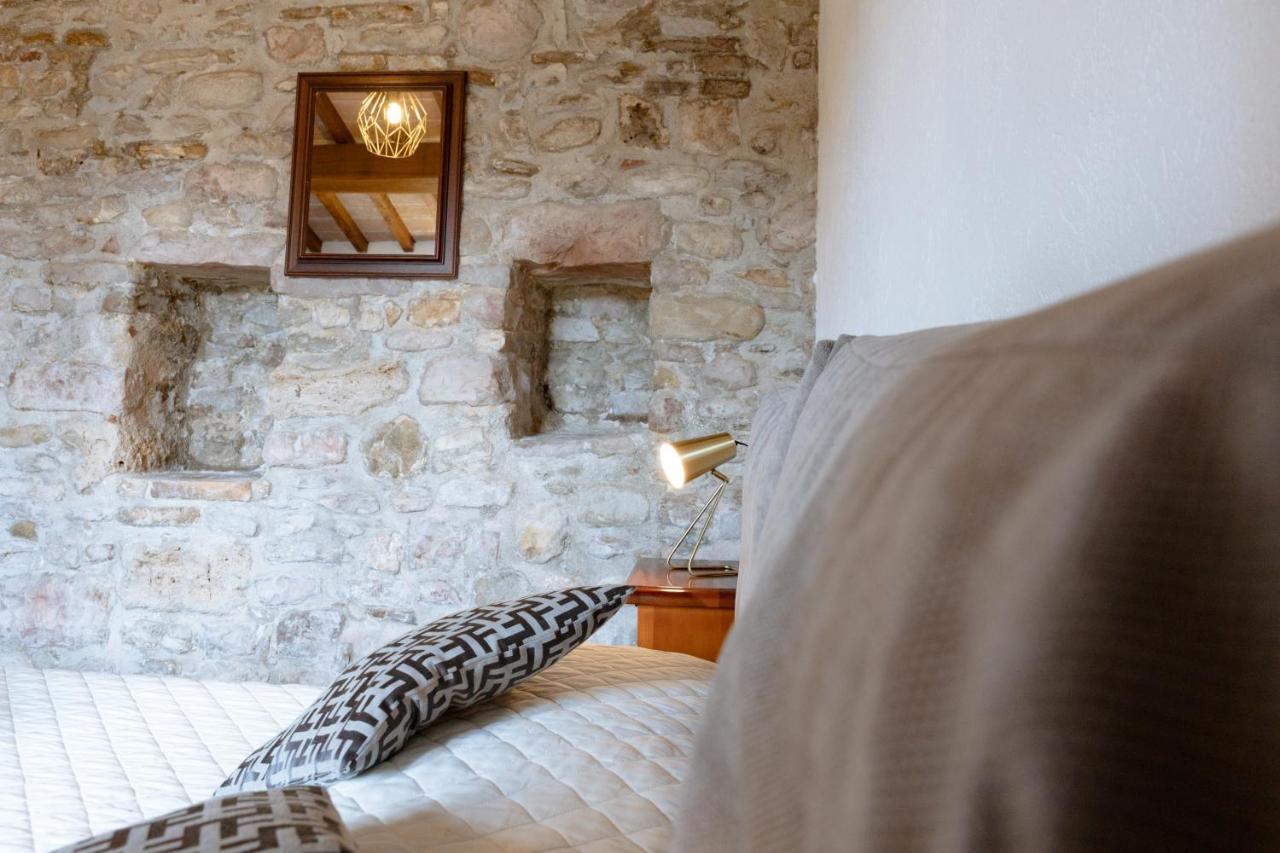 Rustic House, Con Patio E Giardino, Assisi Centro Villa Luaran gambar