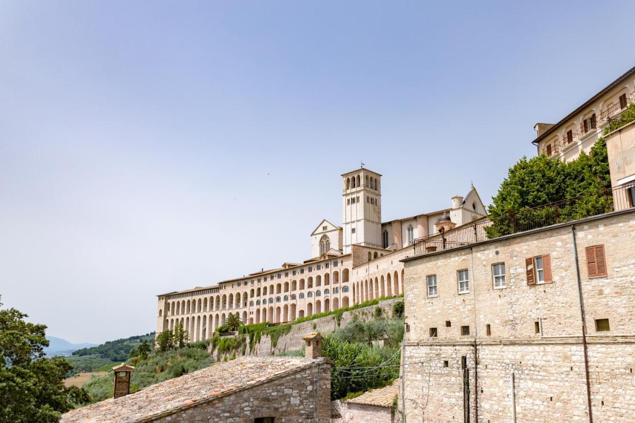 Rustic House, Con Patio E Giardino, Assisi Centro Villa Luaran gambar